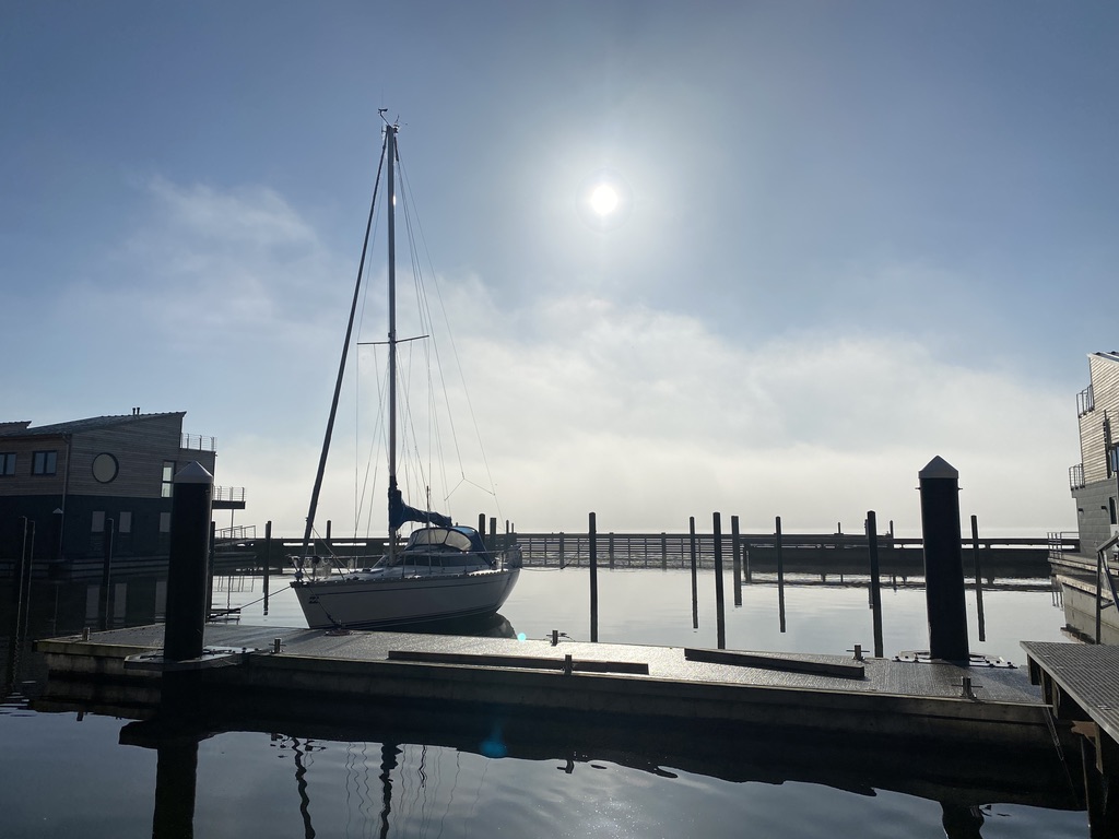 Bootsliegeplatz Schwimmsteg West im Pionierhafen Schleswig an der Schlei